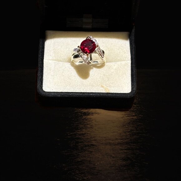 Ruby ring silver plated size 6 - Picture 2 of 2